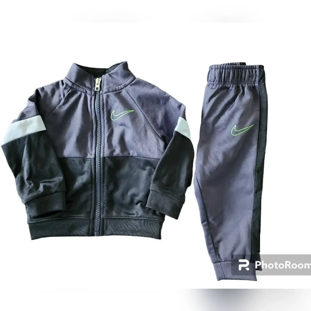 Nike Infant full zip track suit Set - Picture 2 of 8